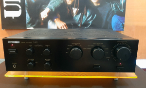 Pioneer A-401 Stereo Amplifier