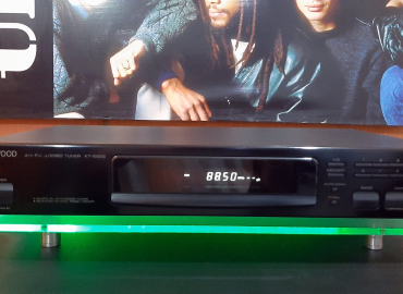Kenwood KT-593S Stereo Tuner